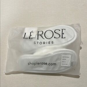 Le Rose White Fluffy Slippers Size 7-8